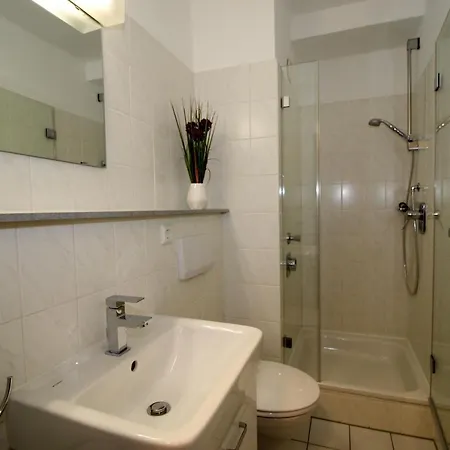 Apartment Trafalgar 231